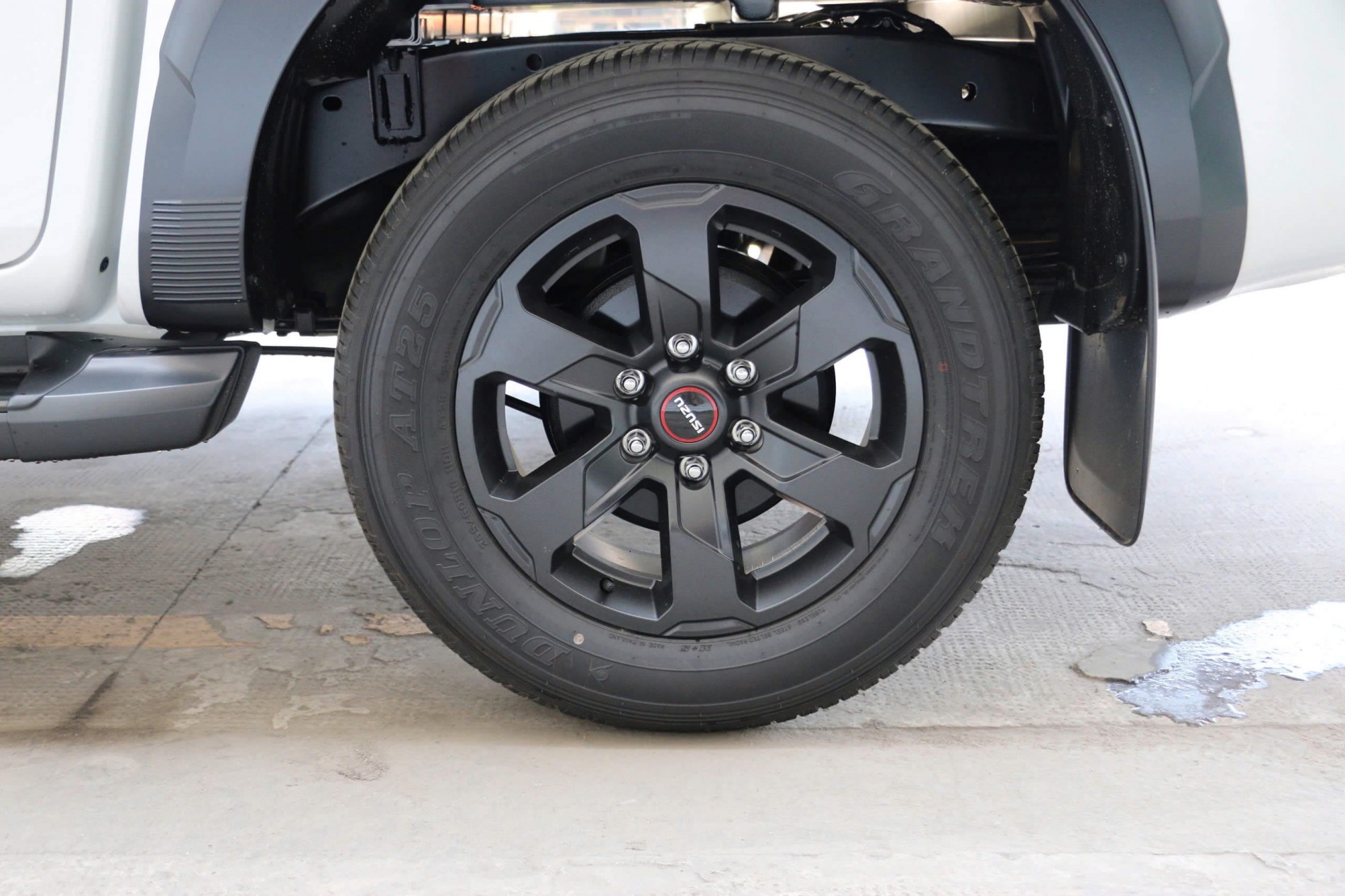M&acirc;m 18 inch của b&aacute;n tải Isuzu D-MAX Type Z